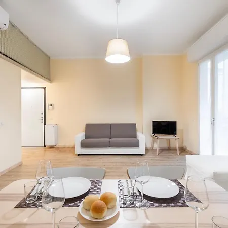 Amazing Close To Duomo And Navigli Apartment
