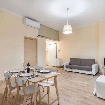 Amazing Close To Duomo And Navigli Apartment